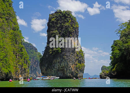 James Bond Island (Ko Khao Phing Kan) dans Parc National Ao Phang Nga, Phi Phi Islands près de Phuket, Thaïlande. Banque D'Images
