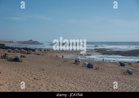 Vue de la plage de l'océan Atlantique à Oualidia, Maroc village Banque D'Images