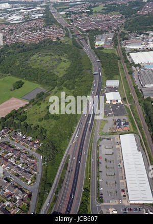 Vue aérienne de l'A50 à deux voies, à Stoke on Trent, états-majors, UK Banque D'Images