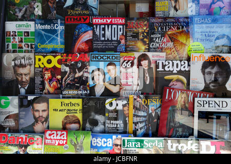 Magazines Magazines en vente en Espagne Banque D'Images