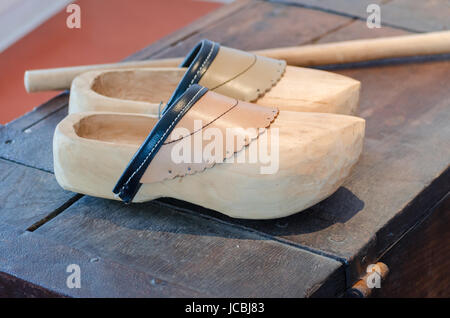 LWL-Freilichtmuseum Hagen. Aufnahmen avec l'Abteilung für Öffentlichkeitsarbeit l der. Ein Paar traditioneller Holzschuh auch Klompen genann. Banque D'Images