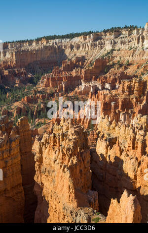 Vue depuis le sentier de Rim, Bryce Canyon National Park, Utah, USA Banque D'Images