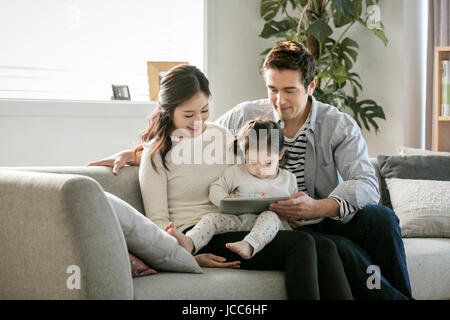 Famille multiculturelle harmonieuse Banque D'Images