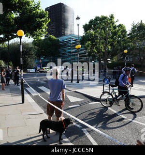 Incendie à Londres Tour de Grenfell. Londres, Royaume-Uni. 14 Juin, 2017 Banque D'Images