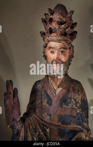 La France, l'Allier (43), Aurec-sur-Loire, dans l'église, statue en bois polychrome de Saint Pierre, XIV eme // France, Haute Loire, Aurec sur Loire, Banque D'Images