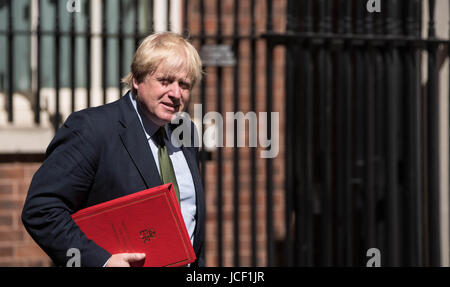 Londres, Royaume-Uni. Jun 15, 2017. Boris Johnson, Ministre des affaires étrangères, arrive à Downing Street après le tour de Grenfell fire Crédit : Ian Davidson/Alamy Live News Banque D'Images