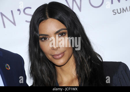New York, USA. 13 Juin, 2017. Kim Kardashian au sommet des femmes 2017 theForbes in den Printemps Studios. New York, 13.06.2017 | Verwendung weltweit Credit : dpa/Alamy Live News Banque D'Images