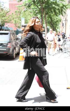 New York, NY, USA. 15 Juin, 2017. Laverne Cox à la vue de la ville de New York le 15 juin 2017. Credit : Rw/media/Alamy Punch Live News Banque D'Images