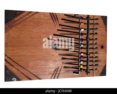 Kalimba- afican instrument de musique traditionnel en bois - isolated on white Banque D'Images