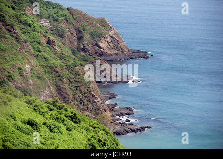 Falaises, Isla de la Plata, l'Équateur Banque D'Images