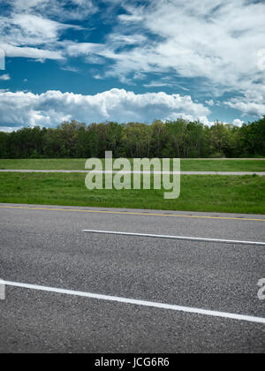 Route transcanadienne en passant par le Manitoba, artistique piscine paysage avec des couleurs et textures. Manitoba, Canada. Banque D'Images