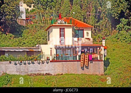 Bei Monte Funchal bâtiments haut de colline, Madeira, Portugal, Banque D'Images