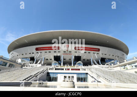 Une vue générale de la Krestovsky, stade à Zenit Saint-Pétersbourg. ASSOCIATION DE PRESSE Photo. Photo date : Jeudi 15 juin 2017. Crédit photo doit se lire : Adam Davy/PA Wire. Restrictions : Editorial uniquement. Pas d'utilisation commerciale. Utilisez uniquement de l'image fixe. Pas d'images en mouvement. Pas de superposition ou l'enlèvement de parrain/ad logos. La pleine conformité avec la FIFA Termes et Conditions d'accréditation. Appelez le  +44 (0)1158 447447 pour de plus amples informations. Banque D'Images