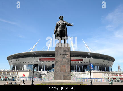 Une statue à l'extérieur de l'Krestovsky, stade à Zenit Saint-Pétersbourg. ASSOCIATION DE PRESSE Photo. Photo date : Jeudi 15 juin 2017. Crédit photo doit se lire : Adam Davy/PA Wire. Restrictions : Editorial uniquement. Pas d'utilisation commerciale. Utilisez uniquement de l'image fixe. Pas d'images en mouvement. Pas de superposition ou l'enlèvement de parrain/ad logos. La pleine conformité avec la FIFA Termes et Conditions d'accréditation. Appelez le  +44 (0)1158 447447 pour de plus amples informations. Banque D'Images