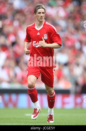 FERNANDO TORRES LIVERPOOL FC LIVERPOOL ATHLETICO MADRID V ANFIELD, Liverpool, Angleterre 08 août 2009 DIY99085 ATTENTION ! Cette photo ne peut être utilisée que pour les journaux et/ou à des fins d'édition de magazines. Ne peut être utilisé pour l'utilisation en ligne/Internet, ni pour les publications impliquant 1 joueur, 1 ou 1 Concours Club, sans l'autorisation écrite de Football DataCo Ltd. Pour toute question, veuillez communiquer avec le Football DataCo Ltd au  +44 (0) 207 864 9121 Banque D'Images