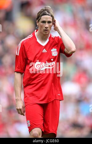 FERNANDO TORRES LIVERPOOL FC LIVERPOOL ATHLETICO MADRID V ANFIELD, Liverpool, Angleterre 08 août 2009 DIY99086 ATTENTION ! Cette photo ne peut être utilisée que pour les journaux et/ou à des fins d'édition de magazines. Ne peut être utilisé pour l'utilisation en ligne/Internet, ni pour les publications impliquant 1 joueur, 1 ou 1 Concours Club, sans l'autorisation écrite de Football DataCo Ltd. Pour toute question, veuillez communiquer avec le Football DataCo Ltd au  +44 (0) 207 864 9121 Banque D'Images