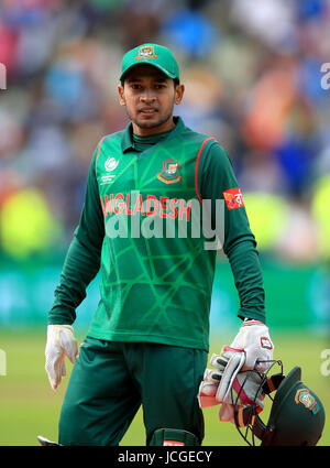 Le Bangladesh wicketkeeper Mushfiqur Rahim apparaît déprimé après l'ICC Champions trophy, demi-finale match à Edgbaston, Birmingham. Banque D'Images