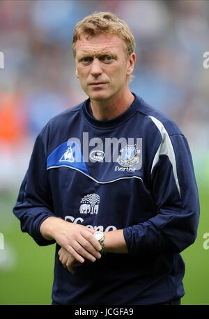 DAVID MOYES Everton FC MANAGER EVERTON V BURNLEY TURF MOOR, Burnley, Angleterre 23 août 2009 EVERTON V99867 DIY URNLEY ATTENTION ! Cette photo ne peut être utilisée que pour les journaux et/ou à des fins d'édition de magazines. Ne peut être utilisé pour les publications impliquant 1 joueur, 1 ou 1 Concours Club sans autorisation écrite de Football DataCo Ltd. Pour toute question, veuillez communiquer avec le Football DataCo Ltd au  +44 (0) 207 864 9121 Banque D'Images