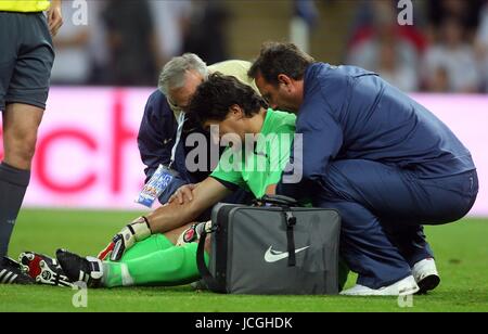 VEDRAN RUNJE ET D'OBJECTIF DE LA CROATIE CROATIE V ANGLETERRE STADE DE WEMBLEY, LONDRES, ANGLETERRE 09 septembre 2009 DIZ101295 ATTENTION ! Cette photo ne peut être utilisée que pour les journaux et/ou à des fins d'édition de magazines. Ne peut être utilisé pour l'utilisation en ligne/Internet, ni pour les publications impliquant 1 joueur, 1 ou 1 Concours Club, sans l'autorisation écrite de Football DataCo Ltd. Pour toute question, veuillez communiquer avec le Football DataCo Ltd au  +44 (0) 207 864 9121 Banque D'Images