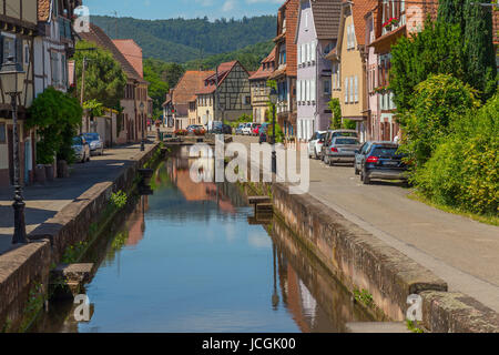 Canal de la Lauter, Wissembourg, Alsace, France. Banque D'Images