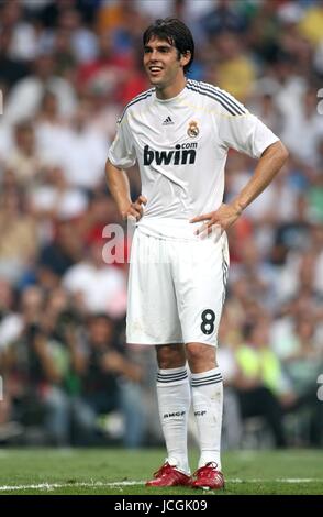 KAKA REAL MADRID CF le REAL MADRID, LA LIGA SANTIAGO BERNABEU, MADRID, Espagne 29 août 2009 DIZ102292 ATTENTION ! Cette photo ne peut être utilisée que pour les journaux et/ou à des fins d'édition de magazines. Ne peut être utilisé pour l'utilisation en ligne/Internet, ni pour les publications impliquant 1 joueur, 1 ou 1 Concours Club, sans l'autorisation écrite de Football DataCo Ltd. Pour toute question, veuillez communiquer avec le Football DataCo Ltd au  +44 (0) 207 864 9121 Banque D'Images