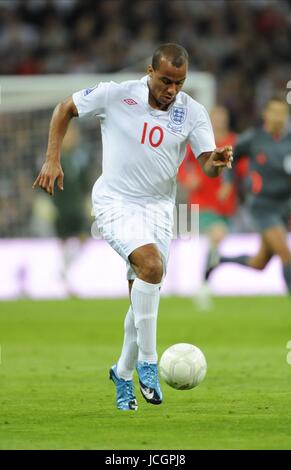 GABRIEL AGBONLAHOR ANGLETERRE ANGLETERRE V BÉLARUS DE QUALIFICATION POUR LA COUPE DU MONDE, LE STADE DE WEMBLEY, Londres, Angleterre 14 octobre 2009 ANGLETERRE V BÉLARUS GAA756 ATTENTION ! Cette photo ne peut être utilisée que pour les journaux et/ou à des fins d'édition de magazines. Ne peut être utilisé pour les publications impliquant 1 joueur, 1 ou 1 Concours Club sans autorisation écrite de Football DataCo Ltd. Pour toute question, veuillez communiquer avec le Football DataCo Ltd au  +44 (0) 207 864 9121 Banque D'Images