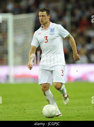 WAYNE BRIDGE ANGLETERRE ANGLETERRE V BÉLARUS DE QUALIFICATION POUR LA COUPE DU MONDE, LE STADE DE WEMBLEY, Londres, Angleterre 14 octobre 2009 ANGLETERRE V BÉLARUS GAA760 ATTENTION ! Cette photo ne peut être utilisée que pour les journaux et/ou à des fins d'édition de magazines. Ne peut être utilisé pour les publications impliquant 1 joueur, 1 ou 1 Concours Club sans autorisation écrite de Football DataCo Ltd. Pour toute question, veuillez communiquer avec le Football DataCo Ltd au  +44 (0) 207 864 9121 Banque D'Images