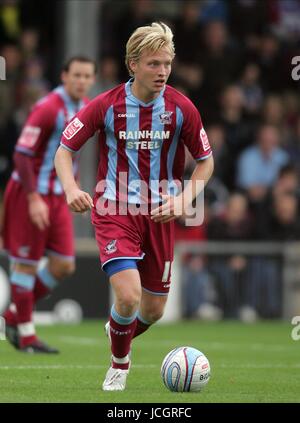 JOSH WRIGHT SCUNTHORPE UNITED FC SCUNTHORPE V SHEFFIELD UNITED RUE GLANFORD PARK, Scunthorpe, Angleterre 17 octobre 2009 GAA1354 ATTENTION ! Cette photo ne peut être utilisée que pour les journaux et/ou à des fins d'édition de magazines. Ne peut être utilisé pour l'utilisation en ligne/Internet, ni pour les publications impliquant 1 joueur, 1 ou 1 Concours Club, sans l'autorisation écrite de Football DataCo Ltd. Pour toute question, veuillez communiquer avec le Football DataCo Ltd au  +44 (0) 207 864 9121 Banque D'Images