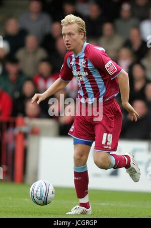 JOSH WRIGHT SCUNTHORPE UNITED FC SCUNTHORPE V SHEFFIELD UNITED RUE GLANFORD PARK, Scunthorpe, Angleterre 17 octobre 2009 GAA1387 ATTENTION ! Cette photo ne peut être utilisée que pour les journaux et/ou à des fins d'édition de magazines. Ne peut être utilisé pour l'utilisation en ligne/Internet, ni pour les publications impliquant 1 joueur, 1 ou 1 Concours Club, sans l'autorisation écrite de Football DataCo Ltd. Pour toute question, veuillez communiquer avec le Football DataCo Ltd au  +44 (0) 207 864 9121 Banque D'Images