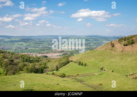 Belle journée ensoleillée près de Llanbedr Ruthin et dans les collines de Moel Famau Country Park, le Pays de Galles. Banque D'Images