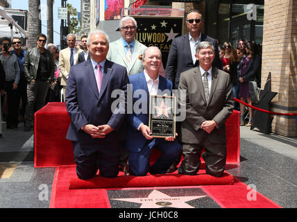 Producteur de télévision Ken Corday honoré avec étoile sur le Hollywood Walk of Fame en vedette : Jeff Zarrinnam, Vin di Bona, Andy Garcia, Ken Corday, Leron Gubler Où : Hollywood, California, United States Quand : 15 mai 2017 Credit : FayesVision/WENN.com Banque D'Images