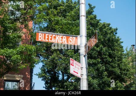 La Bleecker Street sign, l'un de la rue principale à Greenwich Village Banque D'Images