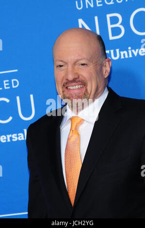 Jim Cramer participant à l'événement initial 2017 NBCUniversal au Rockefeller Center à New York City, New York. Avec : Jim Cramer Où : New York City, New York, United States Quand : 15 mai 2017 Crédit : Dan Jackman/WENN.com Banque D'Images