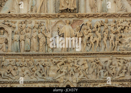 La France, cher (18), Bourges, la cathédrale Saint-Étienne classée patrimoine mondial de l'UNESCO, la façade occidentale, le Portail du Jugement dernier Banque D'Images