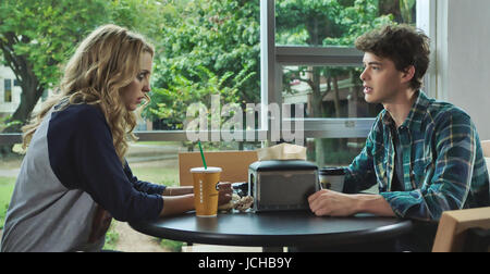 La mort heureuse journée (2017) Blumhouse Productions film avec Jessica Rothe et Israël Broussard Banque D'Images