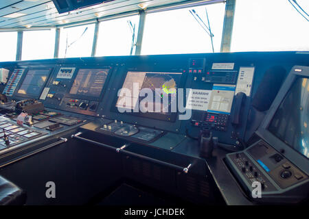 L'ÎLE DU SUD, Nouvelle-zélande - 25 MAI 2017 : Intéressant, ferry boat, cabine de commande pilote en Nouvelle-Zélande. Banque D'Images