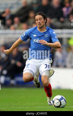 TOMMY SMITH PORTSMOUTH FC HULL CITY V PORTSMOUTH KC Stadium, Hull, Angleterre 24 octobre 2009 GAA1956 ATTENTION ! Cette photo ne peut être utilisée que pour les journaux et/ou à des fins d'édition de magazines. Ne peut être utilisé pour l'utilisation en ligne/Internet, ni pour les publications impliquant 1 joueur, 1 ou 1 Concours Club, sans l'autorisation écrite de Football DataCo Ltd. Pour toute question, veuillez communiquer avec le Football DataCo Ltd au  +44 (0) 207 864 9121 Banque D'Images