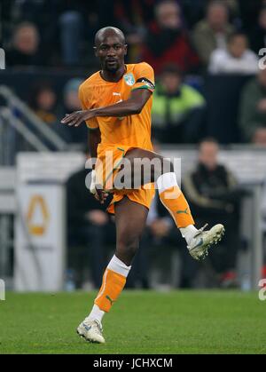 DIDIER ZOKORA CÔTE D'IVOIRE ALLEMAGNE / CÔTE D'IVOIRE Veltins Arena, Gelsenkirchen, Allemagne 18 novembre 2009 GAB4694 ATTENTION ! Cette photo ne peut être utilisée que pour les journaux et/ou à des fins d'édition de magazines. Ne peut être utilisé pour l'utilisation en ligne/Internet, ni pour les publications impliquant 1 joueur, 1 ou 1 Concours Club, sans l'autorisation écrite de Football DataCo Ltd. Pour toute question, veuillez communiquer avec le Football DataCo Ltd au  +44 (0) 207 864 9121 Banque D'Images