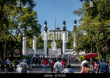 Un autel la Patria (Autel de la patrie) avec Niños Heroes Monument (savez également comme cadets héroïques ou des enfants-soldats) à Chaputelpec - Mexico Banque D'Images