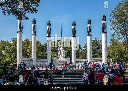 Un autel la Patria (Autel de la patrie) avec Niños Heroes Monument (savez également comme cadets héroïques ou des enfants-soldats) à Chaputelpec - Mexico Banque D'Images