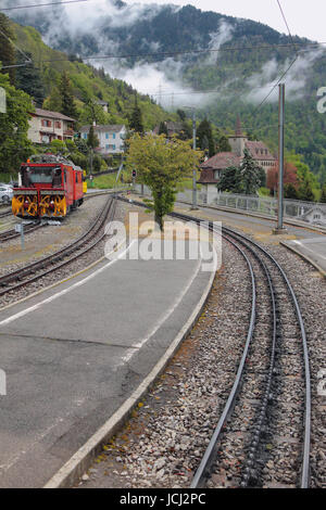 À la station de chemin de fer. Glion, Montreux, Suisse Banque D'Images