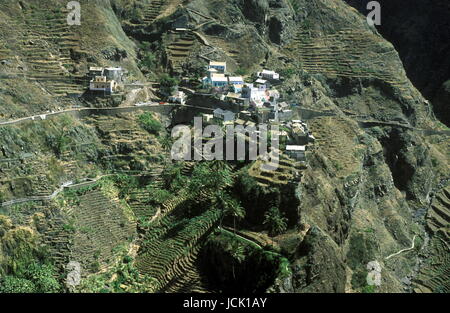 Le Village de Fontainas près de Ribeira Grande sur l'île de Santo Antao au Cap Berde dans l'océan Atlantique en Afrique. Banque D'Images