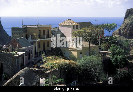 Le Village de Fontainas près de Ribeira Grande sur l'île de Santo Antao au Cap Berde dans l'océan Atlantique en Afrique. Banque D'Images