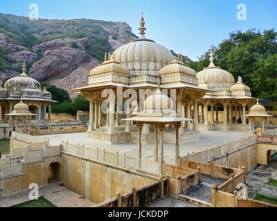 Cénotaphes royaux à Jaipur, Rajasthan, Inde. Ils ont été désignés comme les motifs de la crémation royale de la puissante dynastie Kachhawa. Banque D'Images