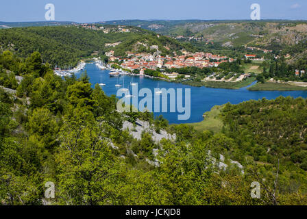 Skradin - petite ville sur la côte adriatique en Croatie, à l'entrée dans le parc national de Krka Banque D'Images