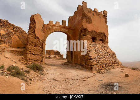 Ancien fort colonial à Mirleft, petite ville et commune rurale dans la Province de Tiznit de la région de Souss-Massa-Draa du Maroc. Banque D'Images