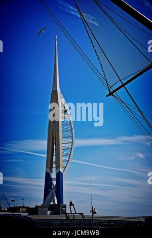 La tour Spinnaker un 560 pieds (170 m) monument tour d'observation à Portsmouth, Angleterre, Royaume-Uni, la pièce maîtresse du projet de réaménagement du port de Portsmouth. Banque D'Images