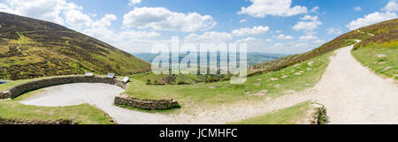 Vue panoramique à partir de Moel Famau Country Park près de moisissure dans le Nord du Pays de Galles. Banque D'Images