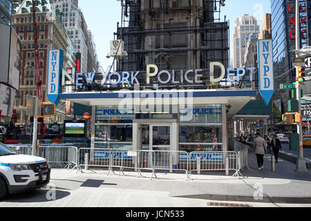 Station service de police de New York Times Square New York USA Banque D'Images