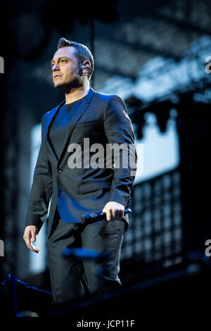 Milan, Italie. 16 Juin, 2017. Tiziano Ferro live au stade San Siro Crédit : Roberto Finizio/Alamy Live News Banque D'Images